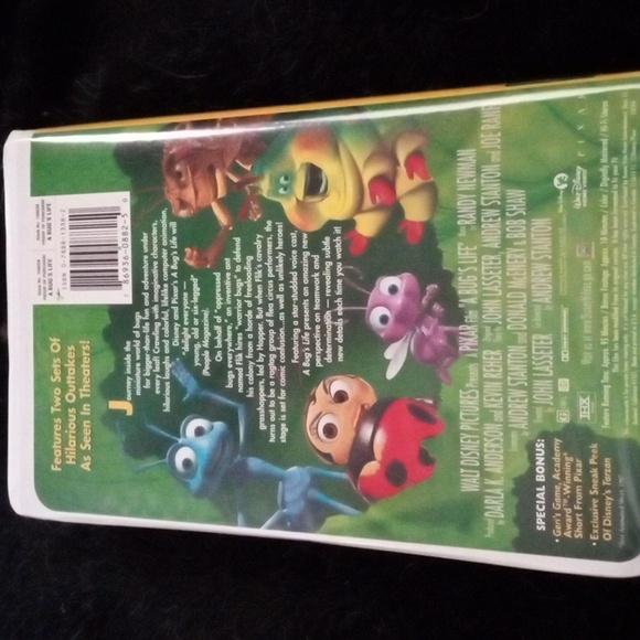 Disney Pixar a bugs life. VHS tape 1998 - Picture 2 of 5